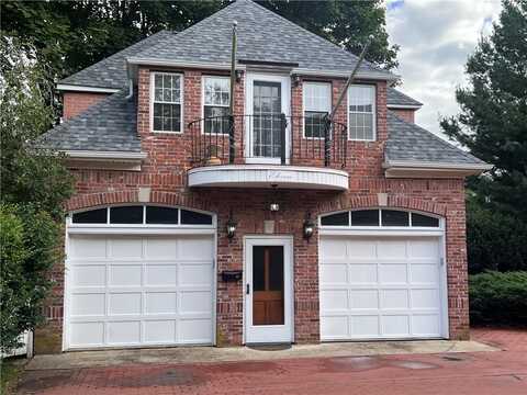 11 Admiral Kalbfus Road, Newport, RI 02840