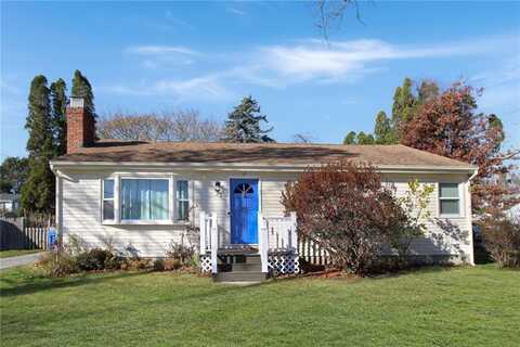 17 Wood Road, Middletown, RI 02842