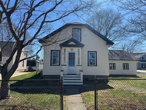 22 Coral Street, Portsmouth, RI 02871