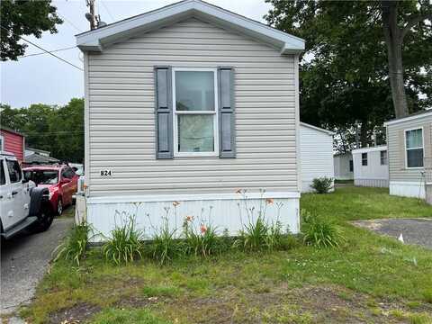 824 Forest Park Avenue, Middletown, RI 02842