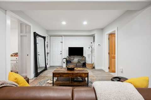 12 Foster 1A, Boston, MA 02109