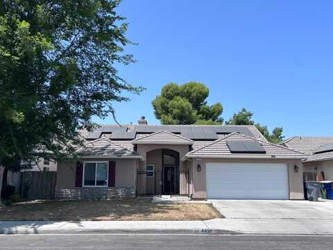 4426 Celeste Avenue, Fresno, CA 93722