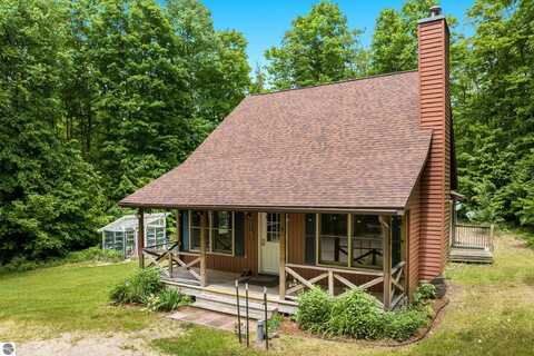 9031 NE County Road 612, Kalkaska, MI 49646