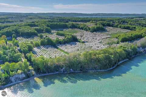 1AB S Lee Point Road, Suttons Bay, MI 49682