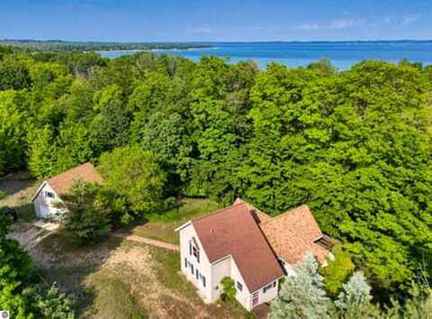 4467 S Forthill Drive, Suttons Bay, MI 49682