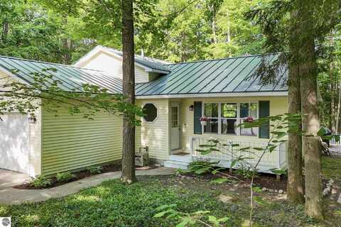 8315 Aimee Lane, Lake Ann, MI 49650