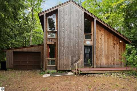 15910 E Cherry Park Drive, Northport, MI 49670