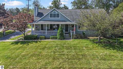 699 Harbor Drive, Manistee, MI 49660