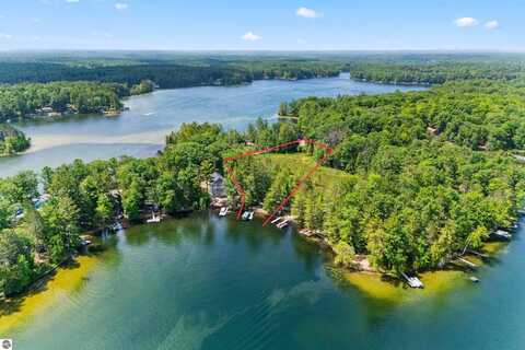 4391 Balsam Circle, Traverse City, MI 49696