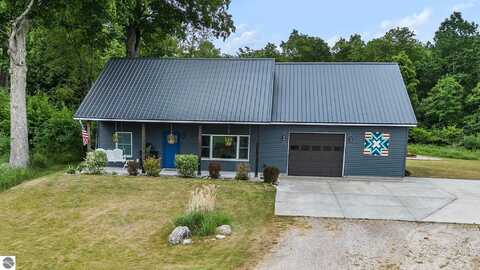 23736 110th Avenue, Tustin, MI 49688