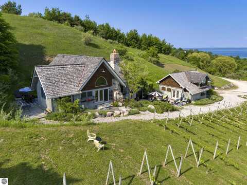 10702 E Hill Top Road, Suttons Bay, MI 49682