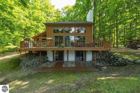 6842 Rue De Montagne, Mancelona, MI 49659