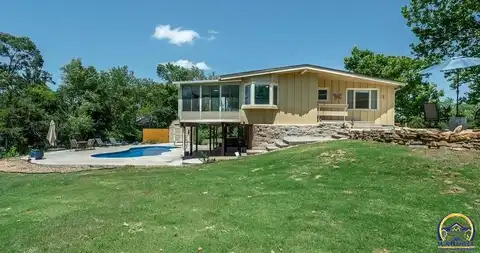 4845 SW Wanamaker Rd, Topeka, KS 66610