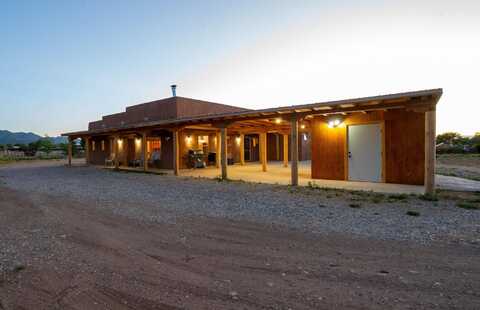3 Camino de Caballo, Ranchos de Taos, NM 87557