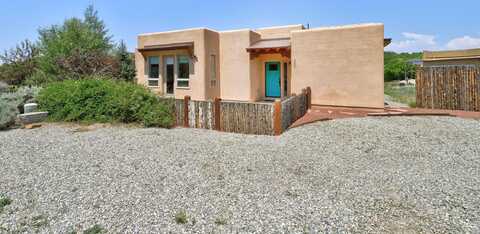 402 Valverde Commons Drive, Taos, NM 87571