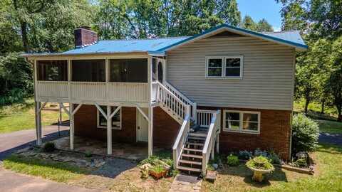 153 Church Hill Lane, Franklin, NC 28734