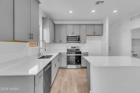 14039 E Canidae Drive E, Vail, AZ 85641