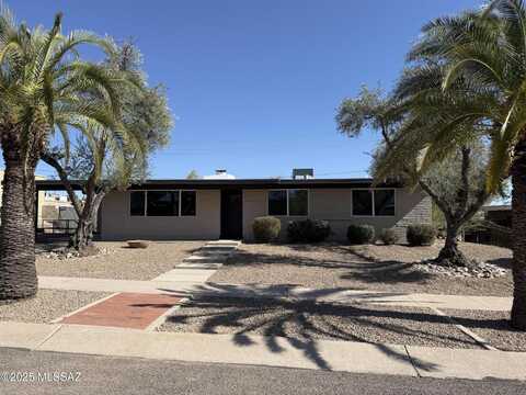 8324 E Beverly Street, Tucson, AZ 85710