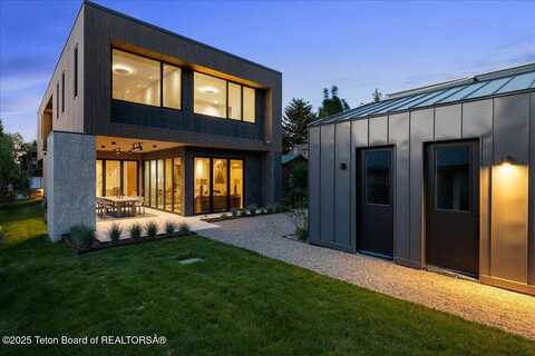 620 E SIMPSON Avenue, Jackson, WY 83001