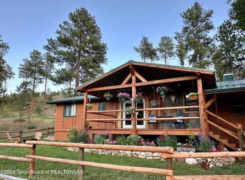 17512 US-14, Moorcroft, WY 82721