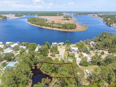 308 River Road, Carrabelle, FL 32322