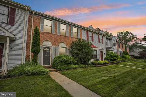 91 PEAR TREE LA, FRANKLIN PARK, NJ 08823