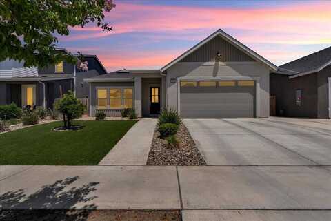 2454 W Mallard Lane, Hanford, CA 93230