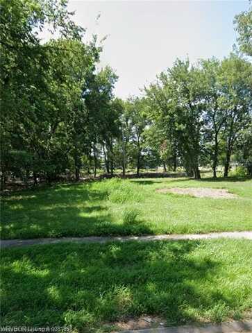 1625 N 8th ST, Fort Smith, AR 72901