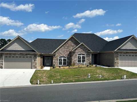 125 Greystone Lane, Mount Airy, NC 27030