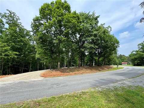 3c Jimmie Bullins Road, Walnut Cove, NC 27052