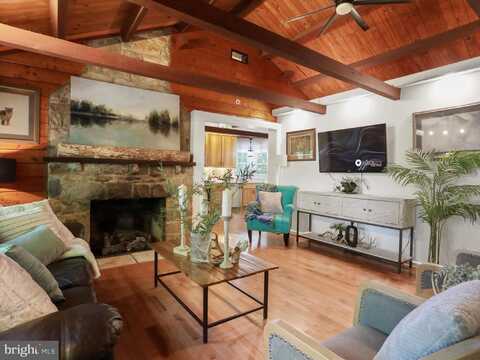832 SHENANDOAH RIVER DRIVE, HARPERS FERRY, WV 25425