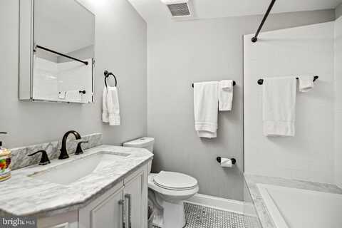407 INDEPENDENCE AVENUE SE, WASHINGTON, DC 20003