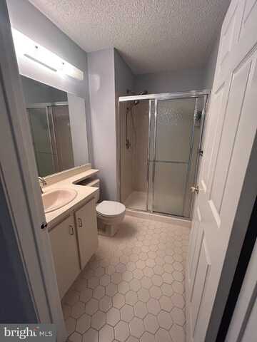 20 VERSAILLES COURT, HAMILTON, NJ 08619