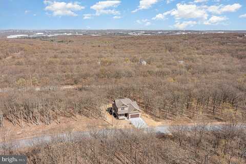 107 S HONEYSUCKLE DRIVE, HAZLE TOWNSHIP, PA 18202