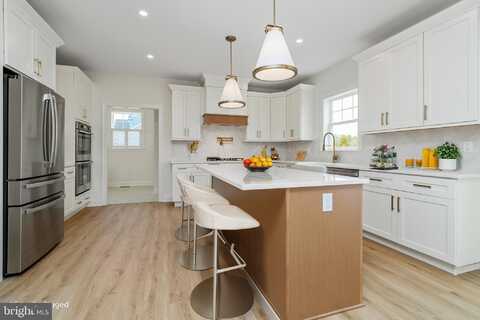 35 BARBERTOWN POINT BREEZE ROAD, FRENCHTOWN, NJ 08825