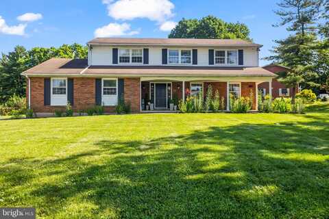 24 STONELEIGH DRIVE, LEBANON, PA 17042