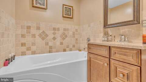 89 PLAUDERVILLE AVENUE, GARFIELD, NJ 07026