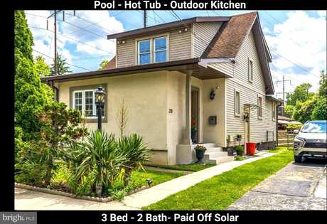 210 E ASHLAND AVENUE, GLENOLDEN, PA 19036