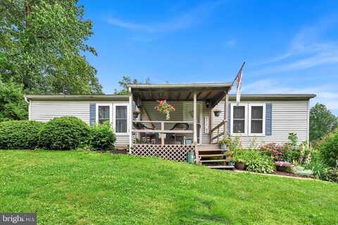 18 MARLIN DRIVE, STEVENS, PA 17578