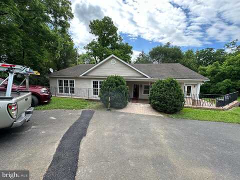 2 WHITING AVENUE, BOYCE, VA 22620