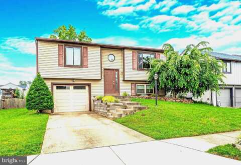 135 HOLLY CIRCLE, ESSEX, MD 21221