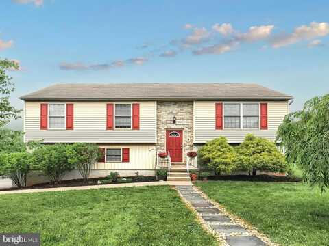 5 STAHLE LANE, DOVER, PA 17315