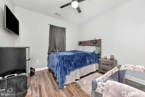 124 GORDON LANE, WARSAW, VA 22572