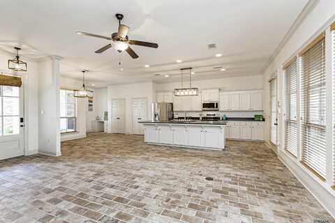 10542 Springtree Ave, Baton Rouge, LA 70810