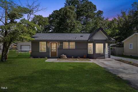 506 W Walnut Street, Selma, NC 27576