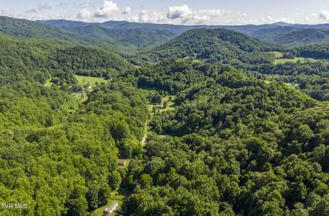 000 Garland Road, Roan Mountain, TN 37687