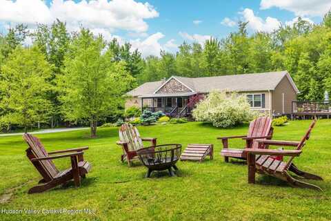 80 Carl Rd, Jewett, NY 12444