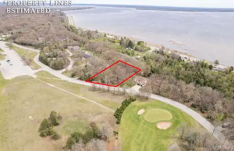 7448 Lake Bluff 19.4, Gladstone, MI 49837