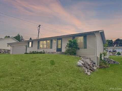 715 E Smith, Iron Mountain, MI 49801