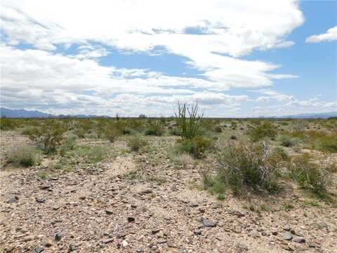 S Apache Rd lot: 182, Yucca, AZ 86438